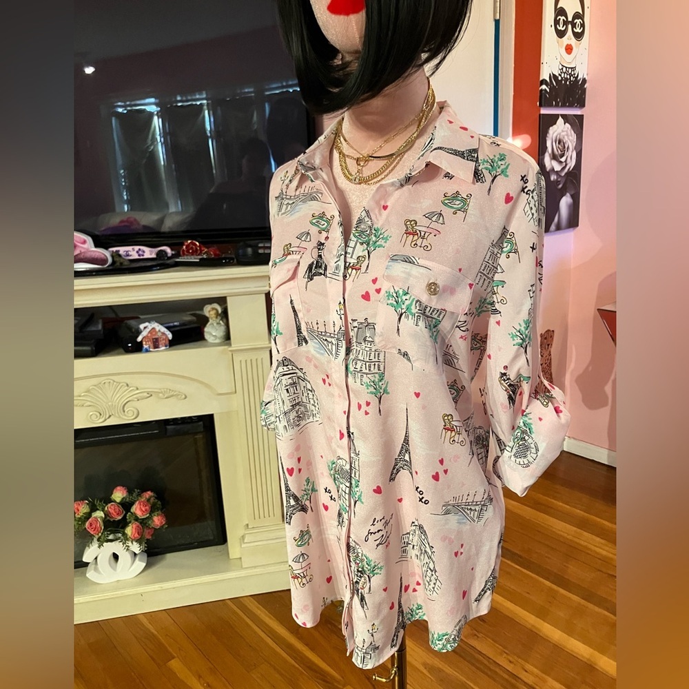 Chic Karl Lagerfeld Graphic Button-Up Shirt